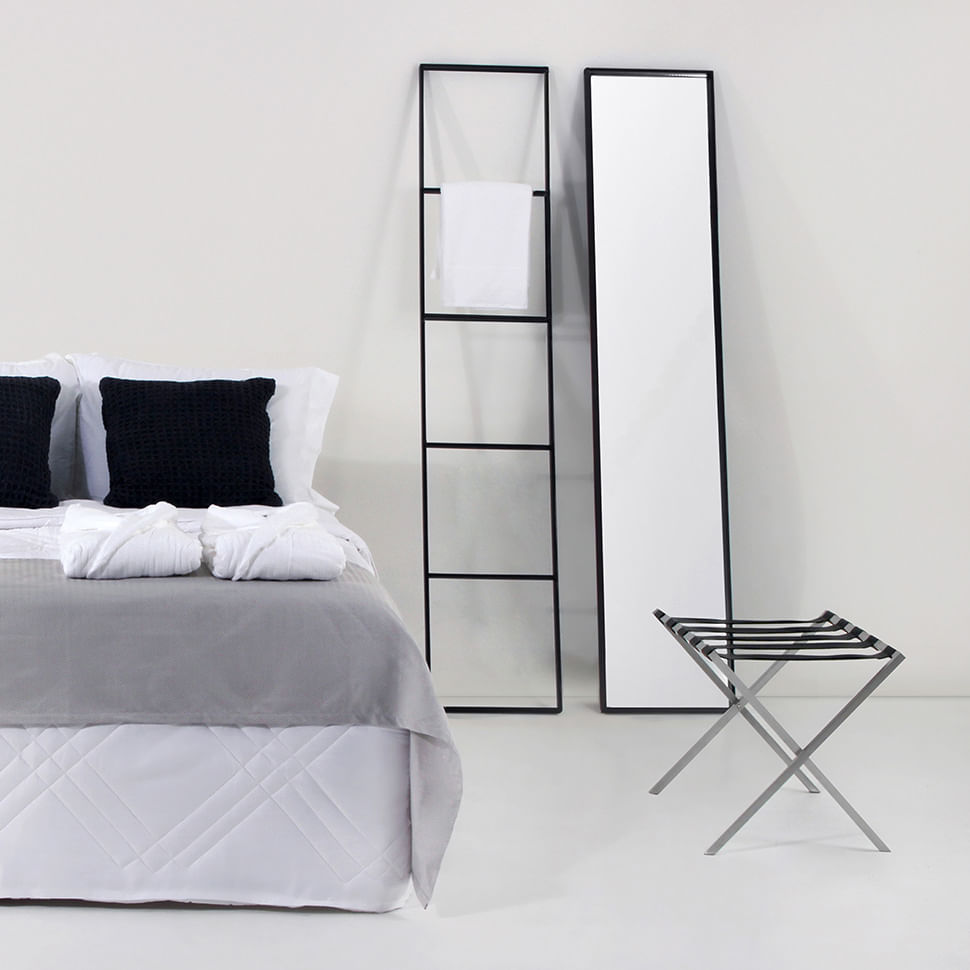 MESA-PORTA-MALAS-65X46-INOX-PRETO-TRAVELER