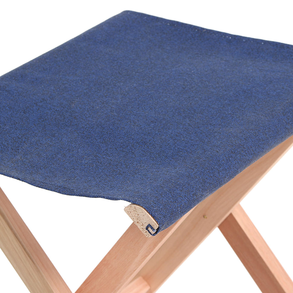 BANCO-BAIXO-DOBRAVEL-EUCALIPTO-AZUL-CAMPER