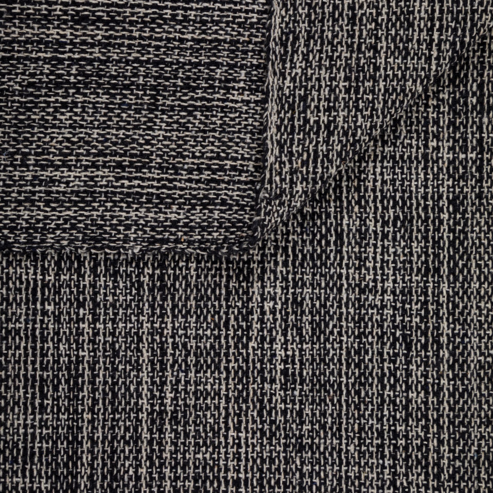 TAPETE-40-CM-X-150-M-CINZA-PRETO-TRULLI_ST4