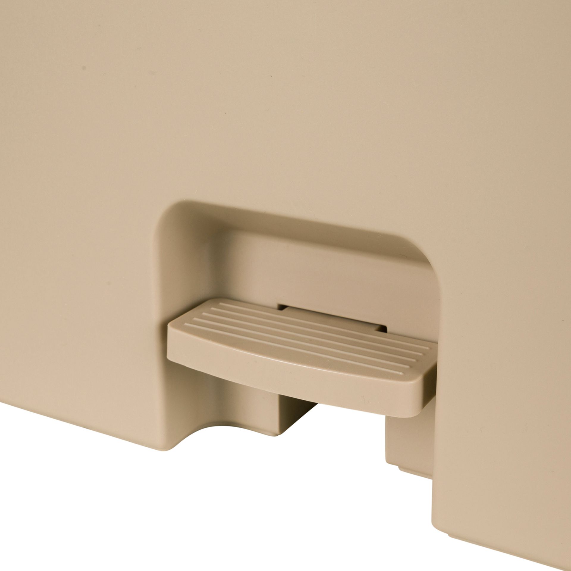 LIXEIRA-C-PEDAL-20-L-CAMELO-TRIUM_ST5