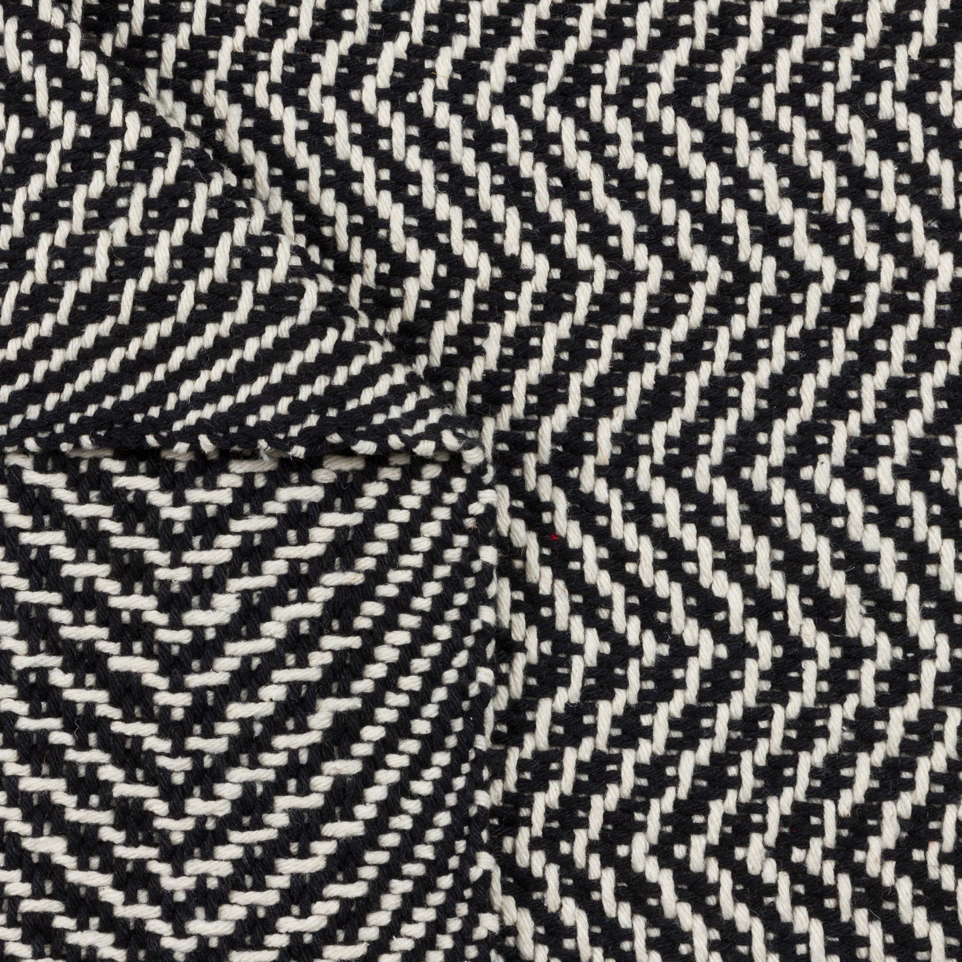 TAPETE-50-CM-X-80-CM-PRETO-NATURAL-ASTI_ST3