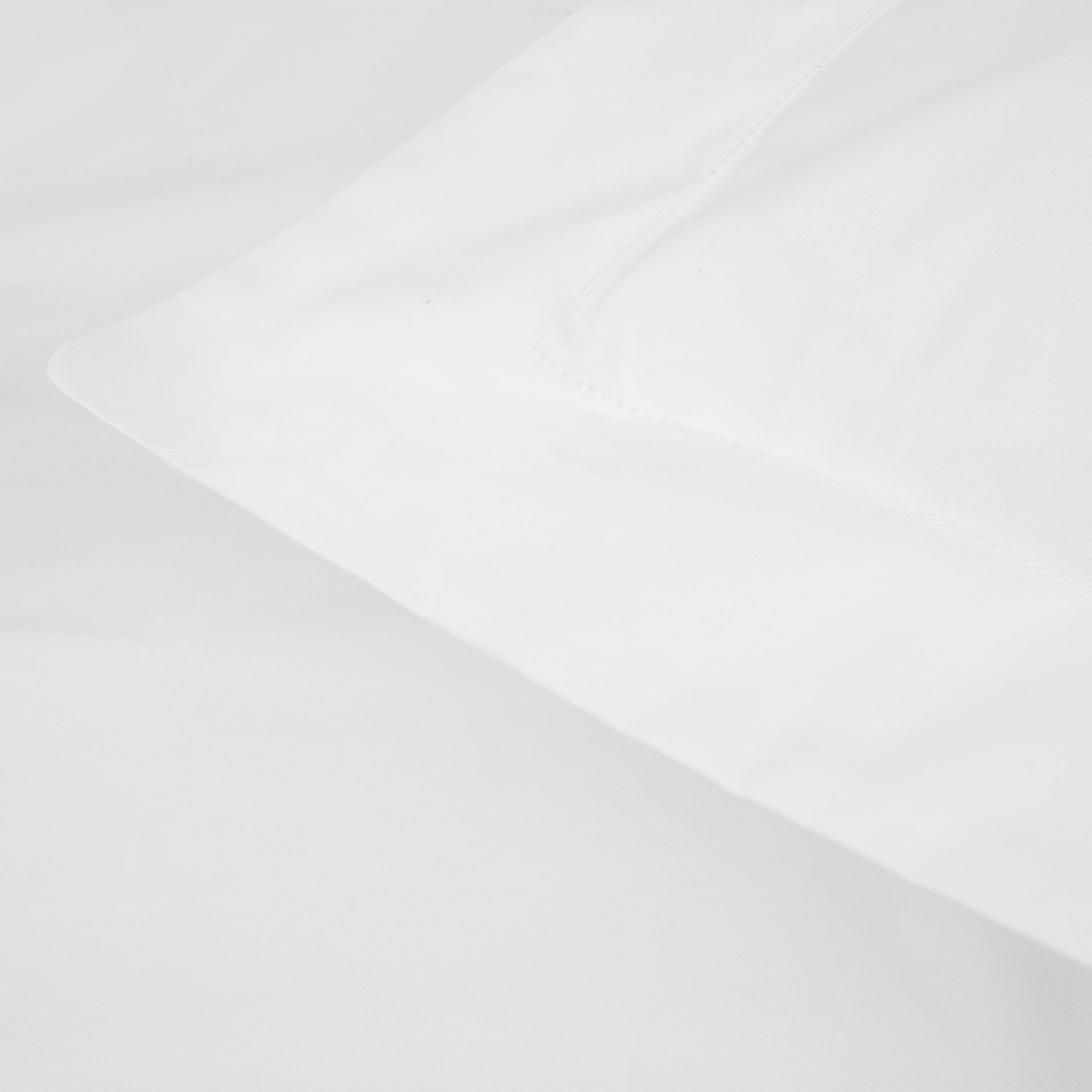 LENCOL-C-ELASTICO-QUEEN-160-M-X-2-M-X-30-CM-BRANCO-AF-VEL_ST2