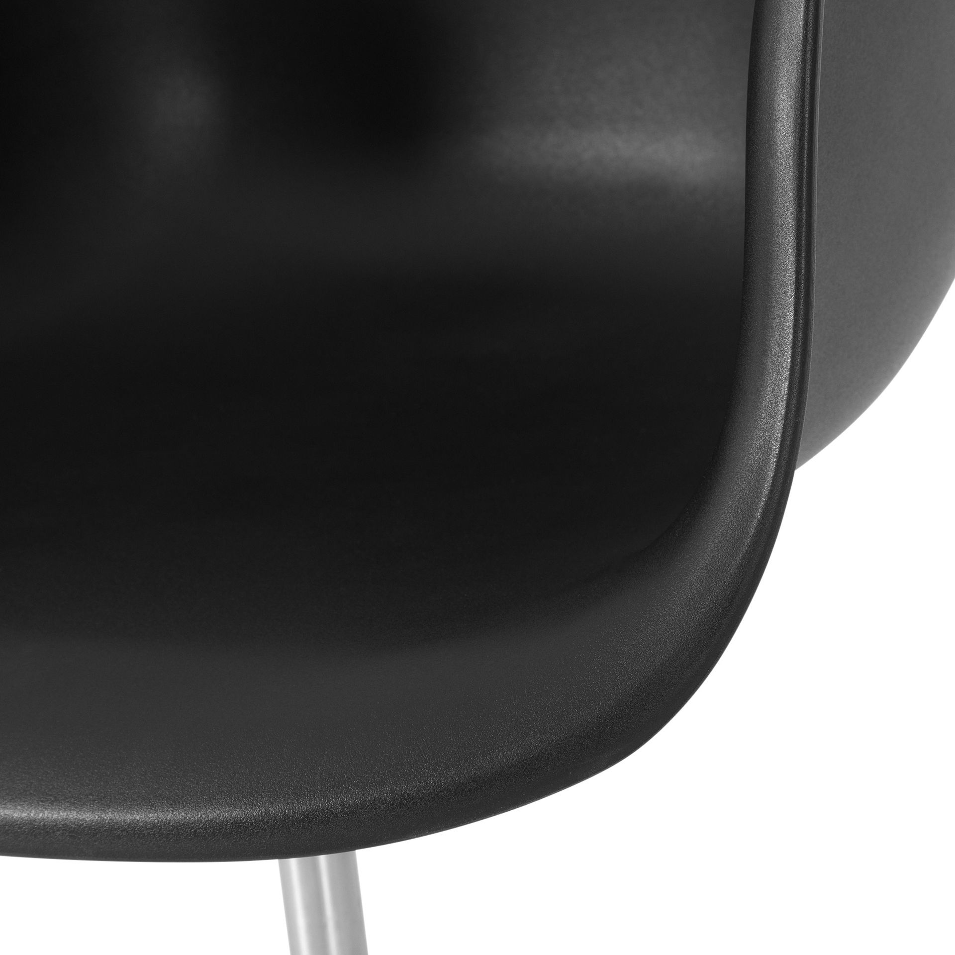 CADEIRA-HOME-OFFICE-COM-BRACOS-CROMADO-PRETO-EAMES_ST7