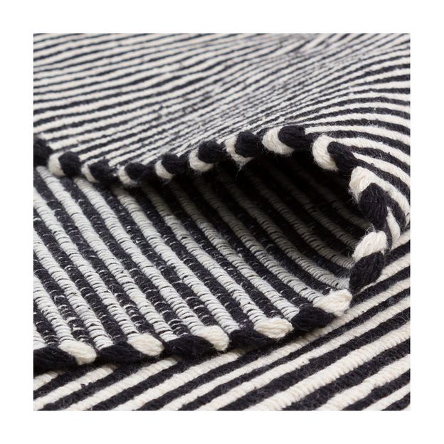 E-VOLTA-TAPETE-57-CM-X-140-M-NATURAL-PRETO-VIRA-E-VOLTA_ST1