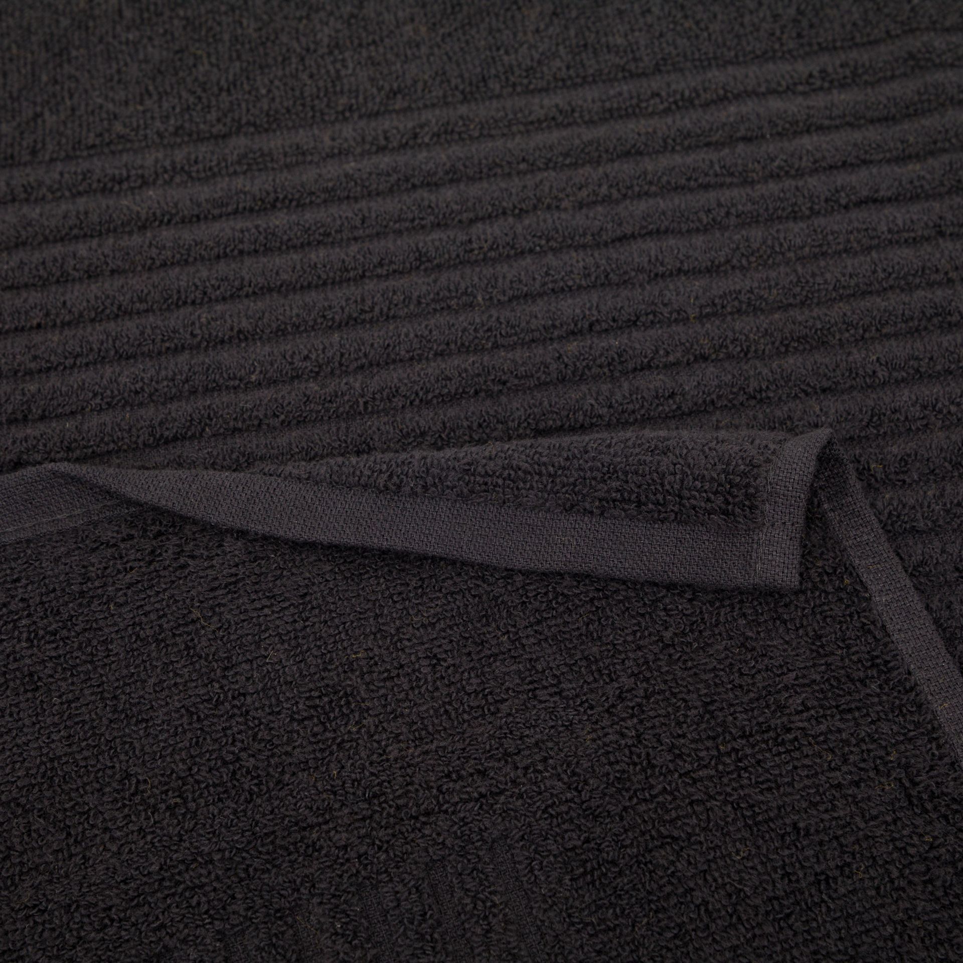 TOALHA-PISO-70-CM-X-48-CM-PRETO-BURKINA_ST2