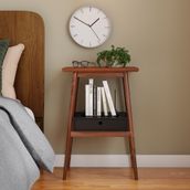 DE-CABECEIRA-1-GAVETA-GALIA-NOZES-PRETO-GALIA_352906_AMB0