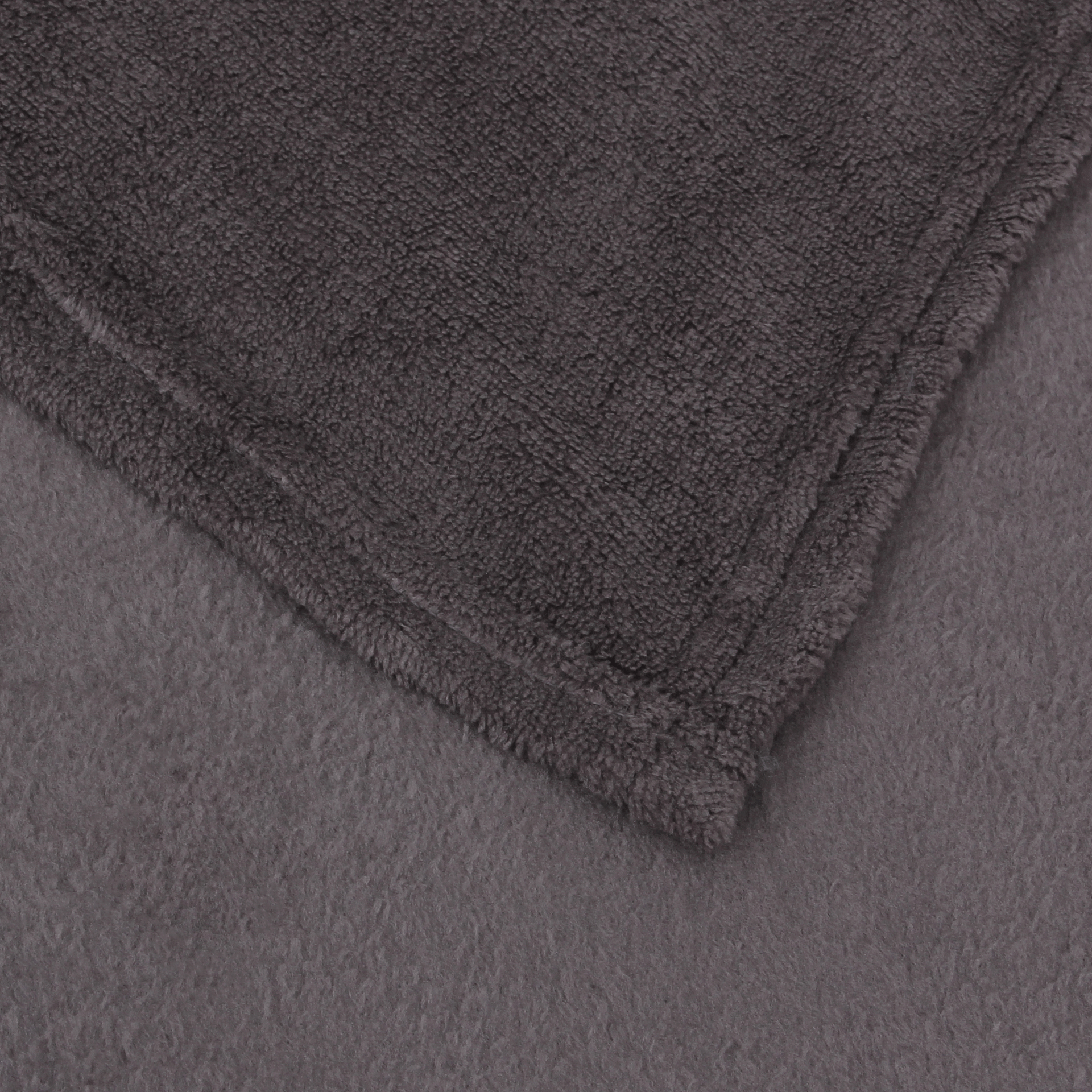 CAS-QUEEN-220-M-X-240-M-ELBRUS-KONKRET-ELBRUS_ST2