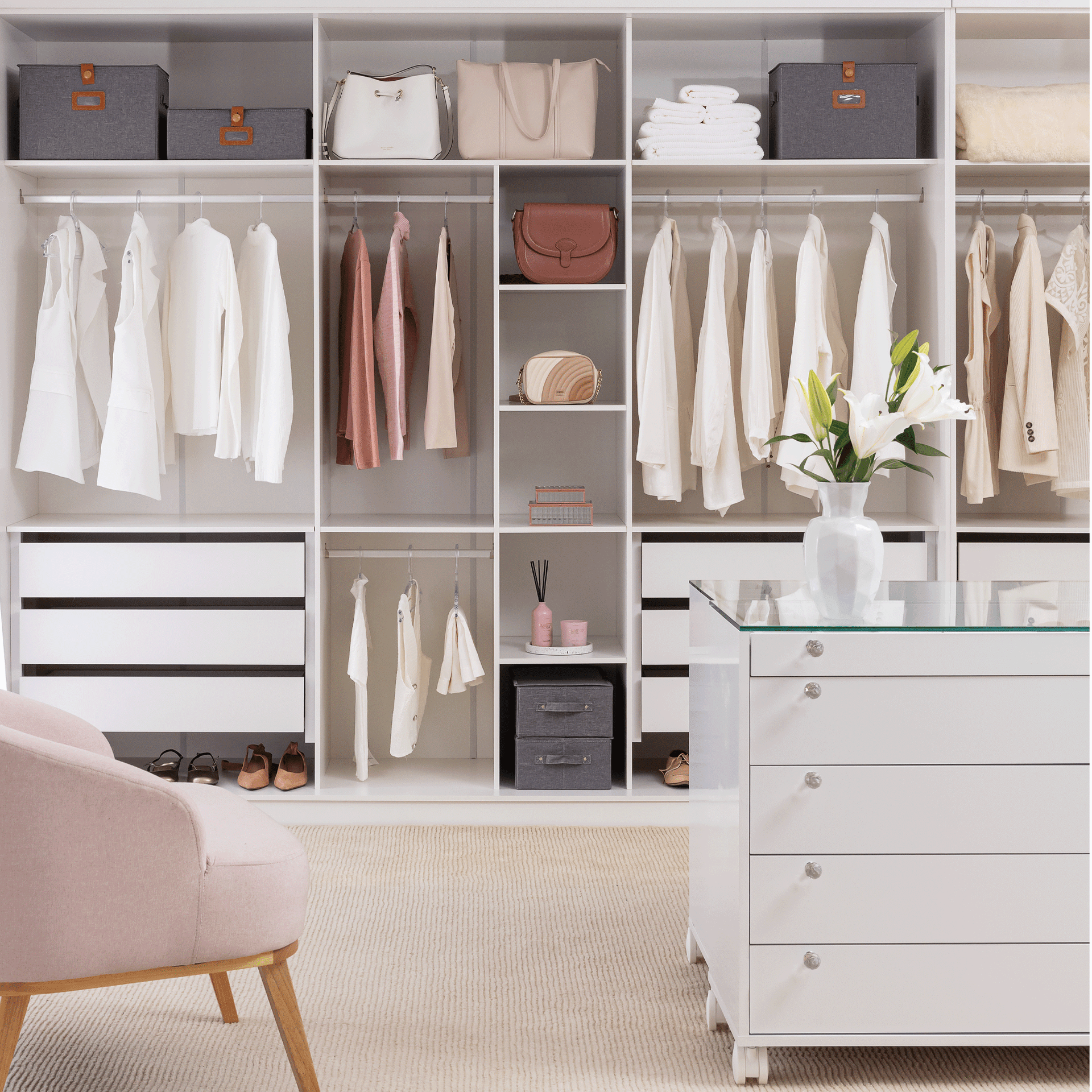 DE-GUARDA-ROUPA-3-PORTAS-FRIZ-BRANCO-FRIZ_FE300951AC715E83240D4B3178F4C567_AMB1