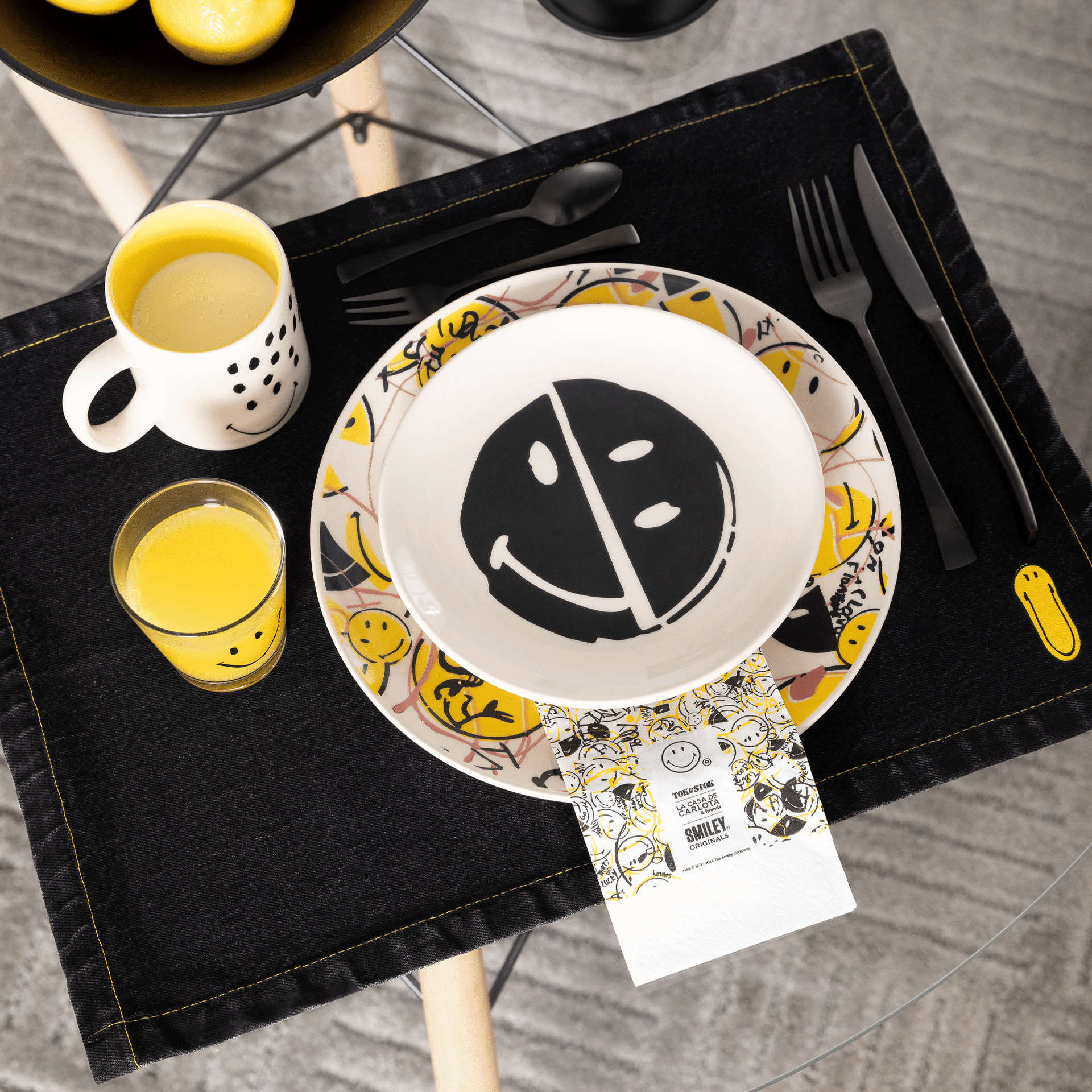 AGUA-220-ML-CONJUNTO-COM-3-PECAS-SMILEY-ORIGINALS-DOODLES-INCOLOR-PRETO-SMILEY-DOODLES_B8B653B9BE37F289692D7969AF86151B_AMB3