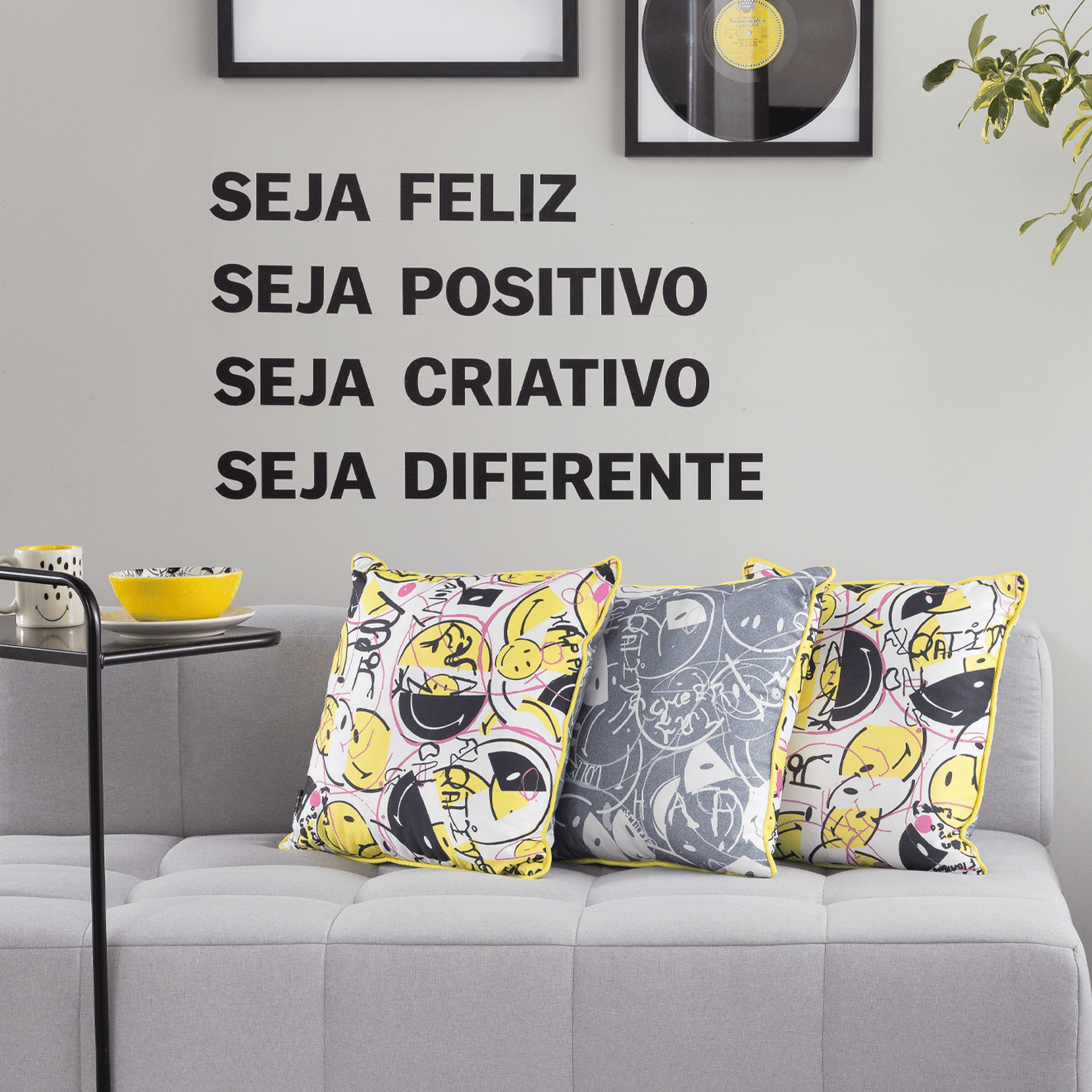 45-CM-X-45-CM-SMILEY-ORIGINALS-DOODLES-CINZA-MULTICOR-SMILEY-DOODLES_18944706F54127EDD3F49A1CBD2D2B06_AMB0
