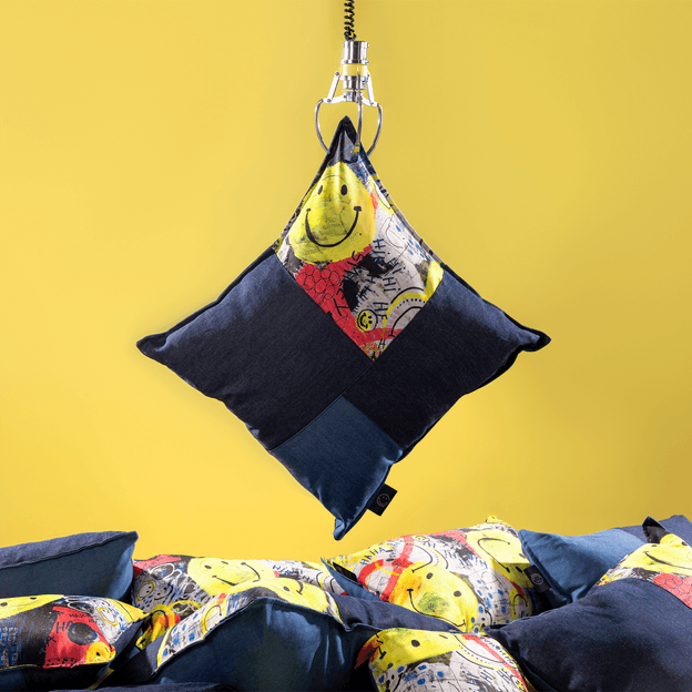 50-CM-X-50-CM-SMILEY-ORIGINALS-GRAFFITI-AZUL-JEANS-MULTICOR-SMILEY-GRAFFITI_F53DB5F0C07BB6F666A132454825CBBC_AMB0