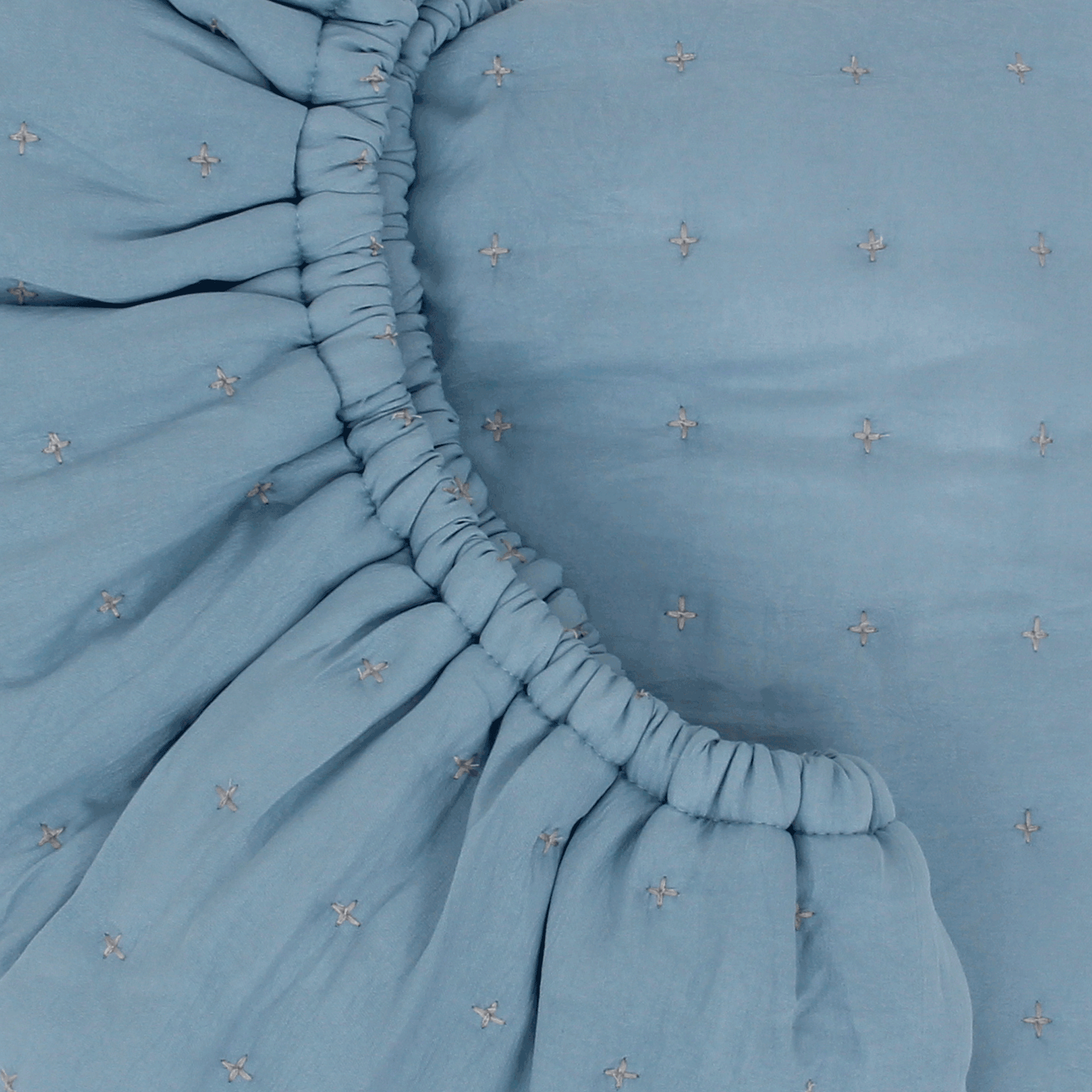 SOLTEIRO-COM-ELASTICO-78-CM-X-188-M-X-20-CM-POINT-DE-CROIX-BLEU-CENDR-CINZA-PROVENCE-POINT-DE-CROIX_ST2