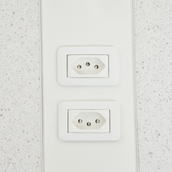 COM-2-TAMPOS-E-1-DIVISORIA-DE-MADEIRA-PARA-ESTACAO-DE-TRABALHO-DUPLA-120-M-X-130-M-METRIC-GRANILITE-BRANCO-METRIC_ST6