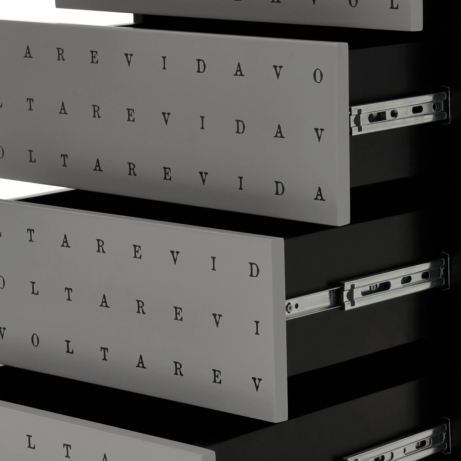 4-GAVETAS-TUDO-OU-TUDO-CINZA-PRETO-TUDO-OU-TUDO_ST7