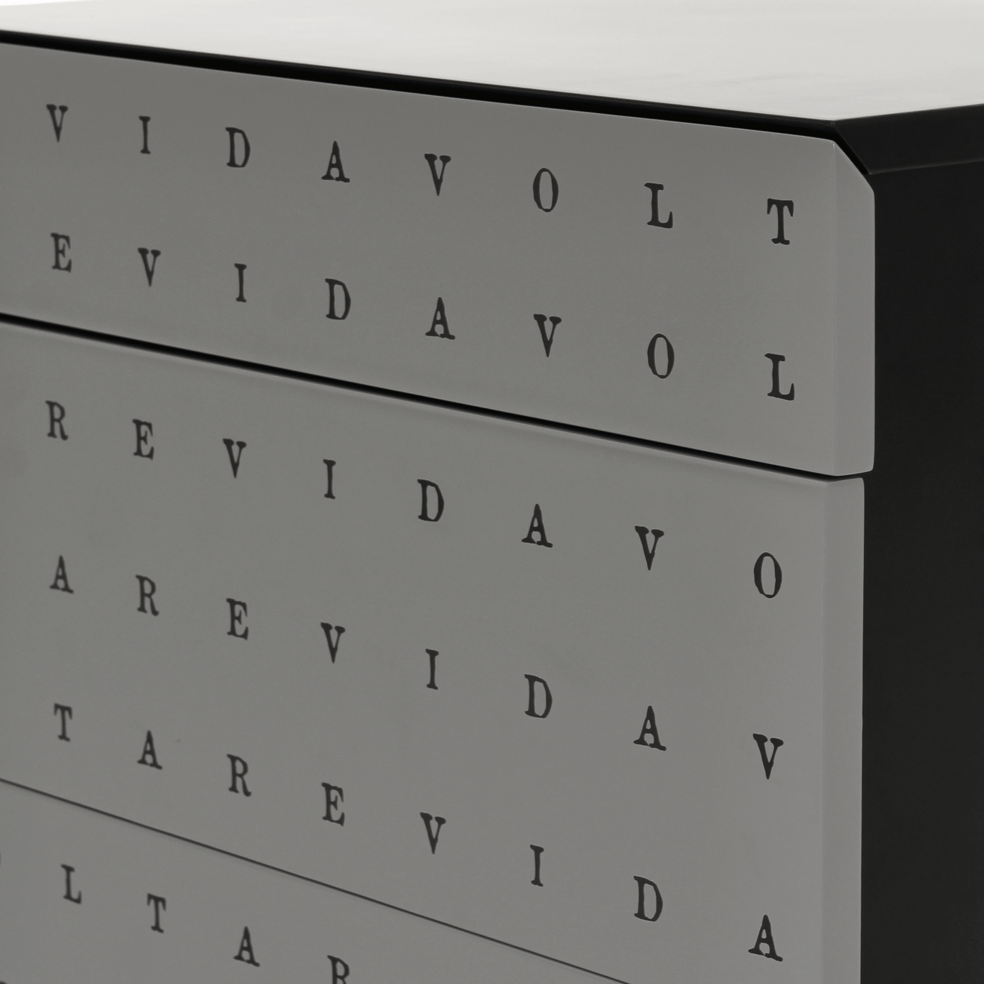 4-GAVETAS-TUDO-OU-TUDO-CINZA-PRETO-TUDO-OU-TUDO_ST10