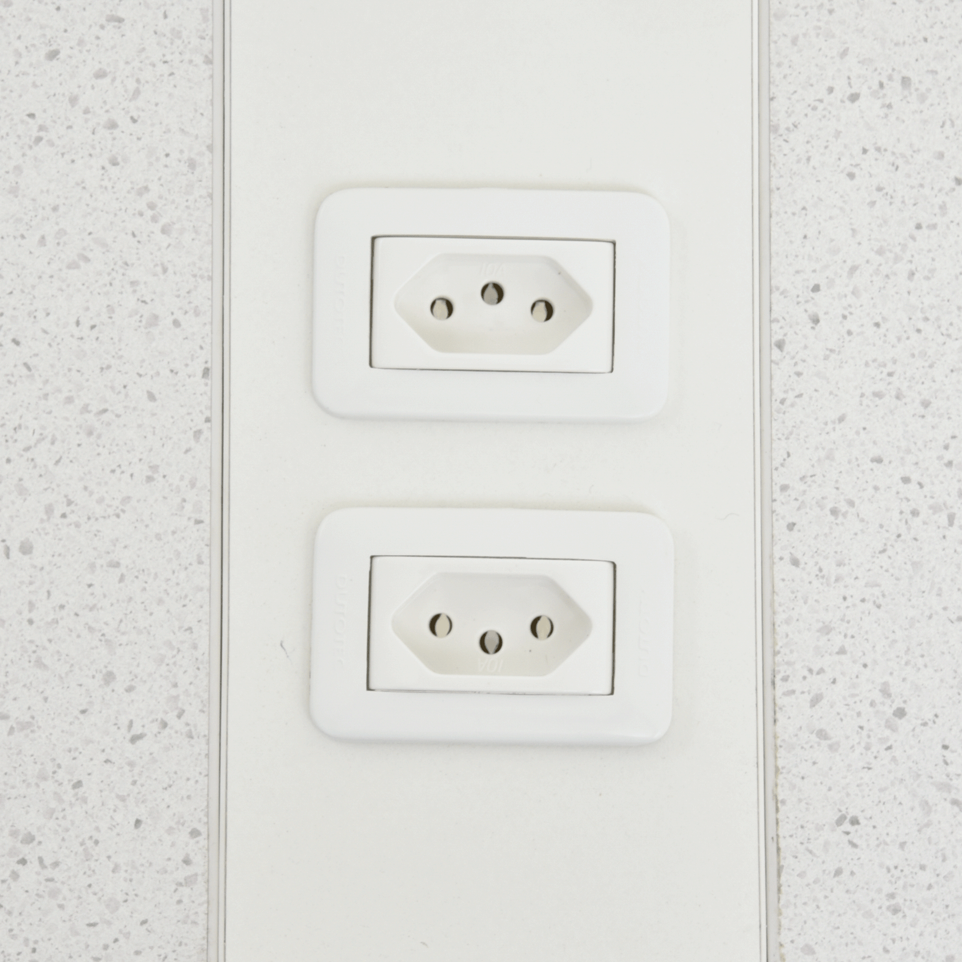 TRAB-QUADRUPLA-C-DIVISORIA-METRIC-BRANCO-GRANILITE-_ST11